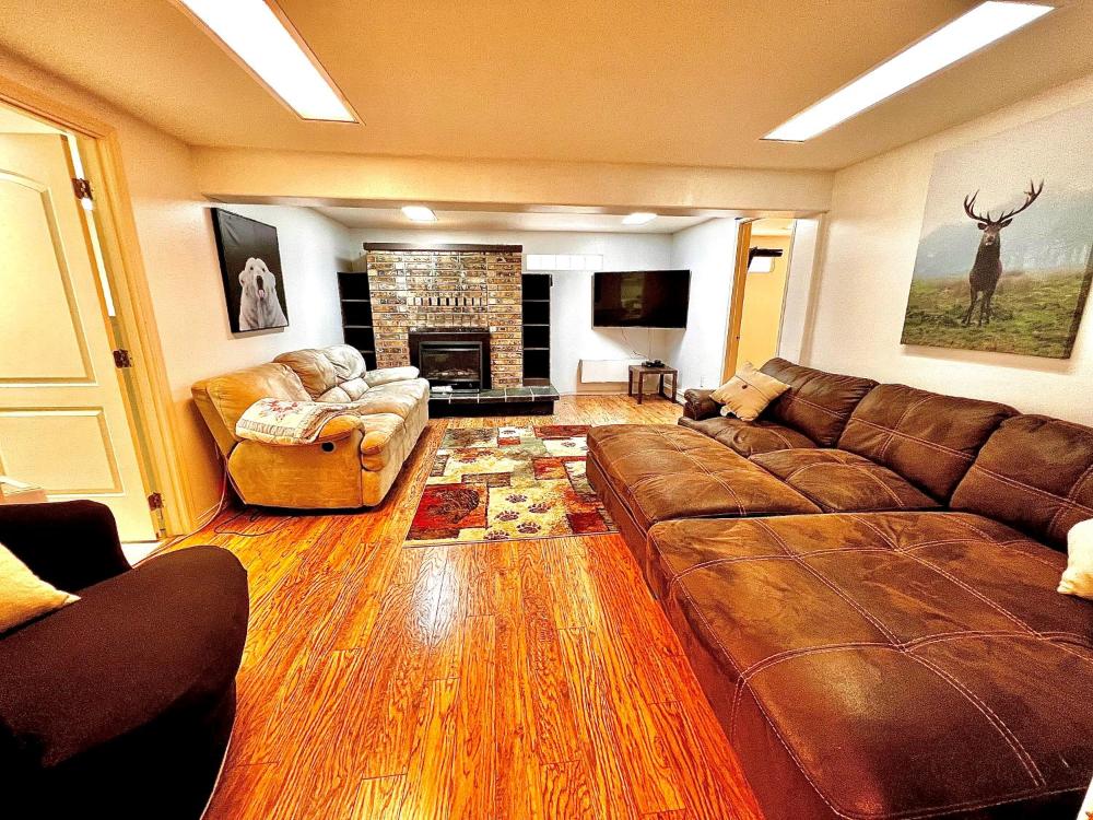 Newly Remodeled spacious units, minutes from mountains, inlet, downtown and airport